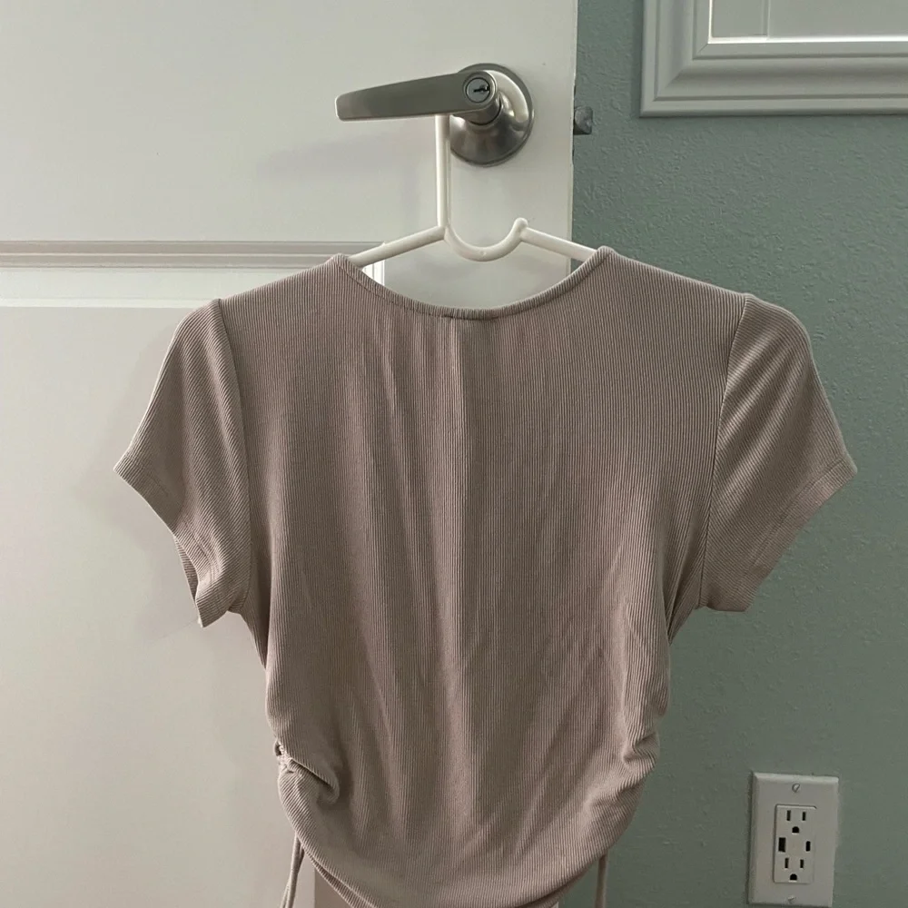 Princess Polly side tie top - Picture 4 of 4